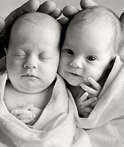 "Emma & Amelia Rose" Photo: © Anne Geddes